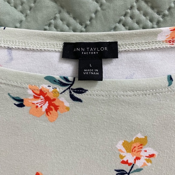 EUC Ann Taylor Factory light green 3/4 length sleeve boatneck top - Picture 4 of 6